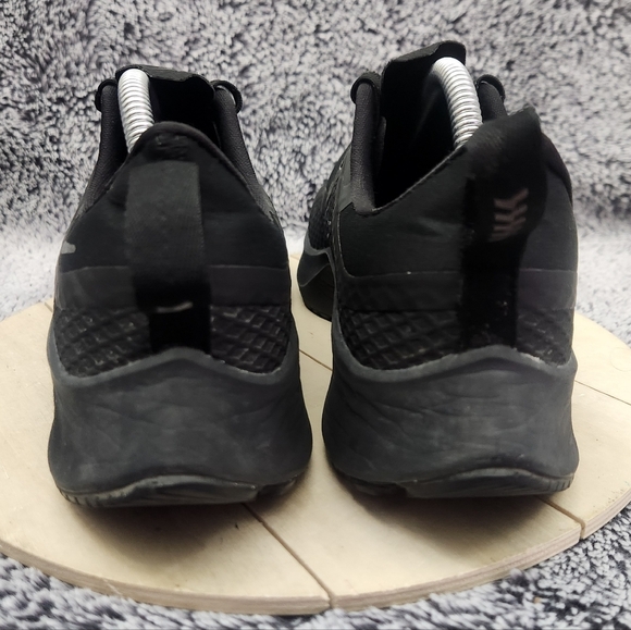 Nike Air Zoom Pegasus 37 Shield Triple Black Running Shoes Mens Size 9.5 - Picture 7 of 9